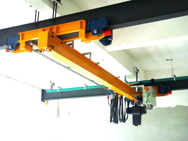 欧式单梁行吊的吊钩防脱装置如何发挥作用